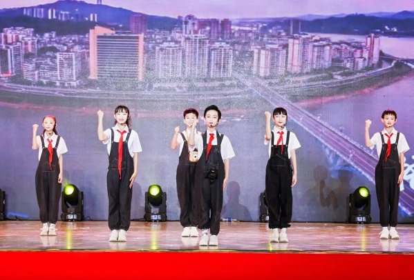 文化與時(shí)尚交融，最新廣場舞曲引領(lǐng)2024風(fēng)尚