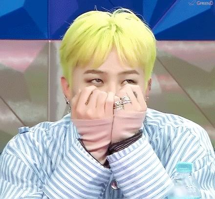 耐克最新海報(bào)引領(lǐng)運(yùn)動(dòng)風(fēng)尚，激發(fā)無(wú)限潛能，展示時(shí)尚力量