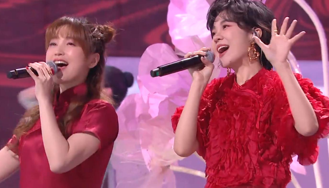 何炅最新照片，自然之旅的心靈探索，尋找平和寧?kù)o的旅程