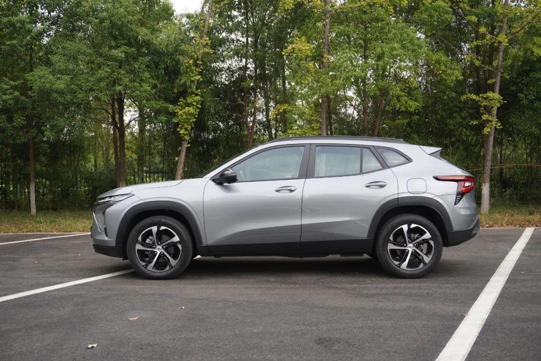 雪弗萊最新款，開啟一段溫馨的駕駛之旅