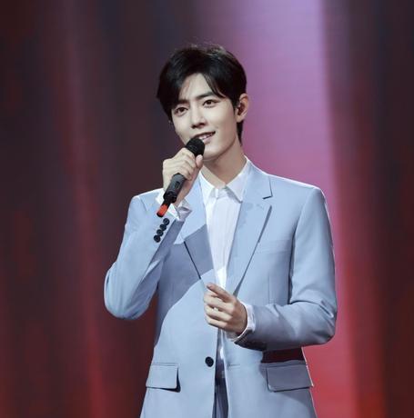 肖戰(zhàn)最新應(yīng)援點(diǎn)亮科技之光，新品璀璨，生活因你而精彩