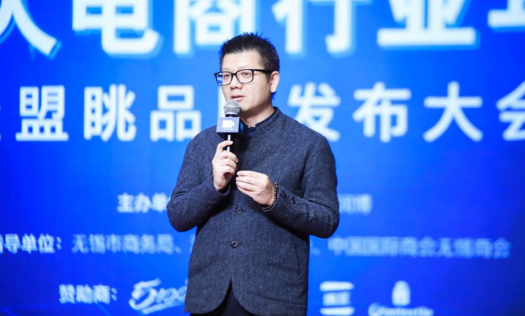 方凱雷最新,方凱雷最新動(dòng)態(tài)，探索科技前沿，引領(lǐng)行業(yè)創(chuàng)新