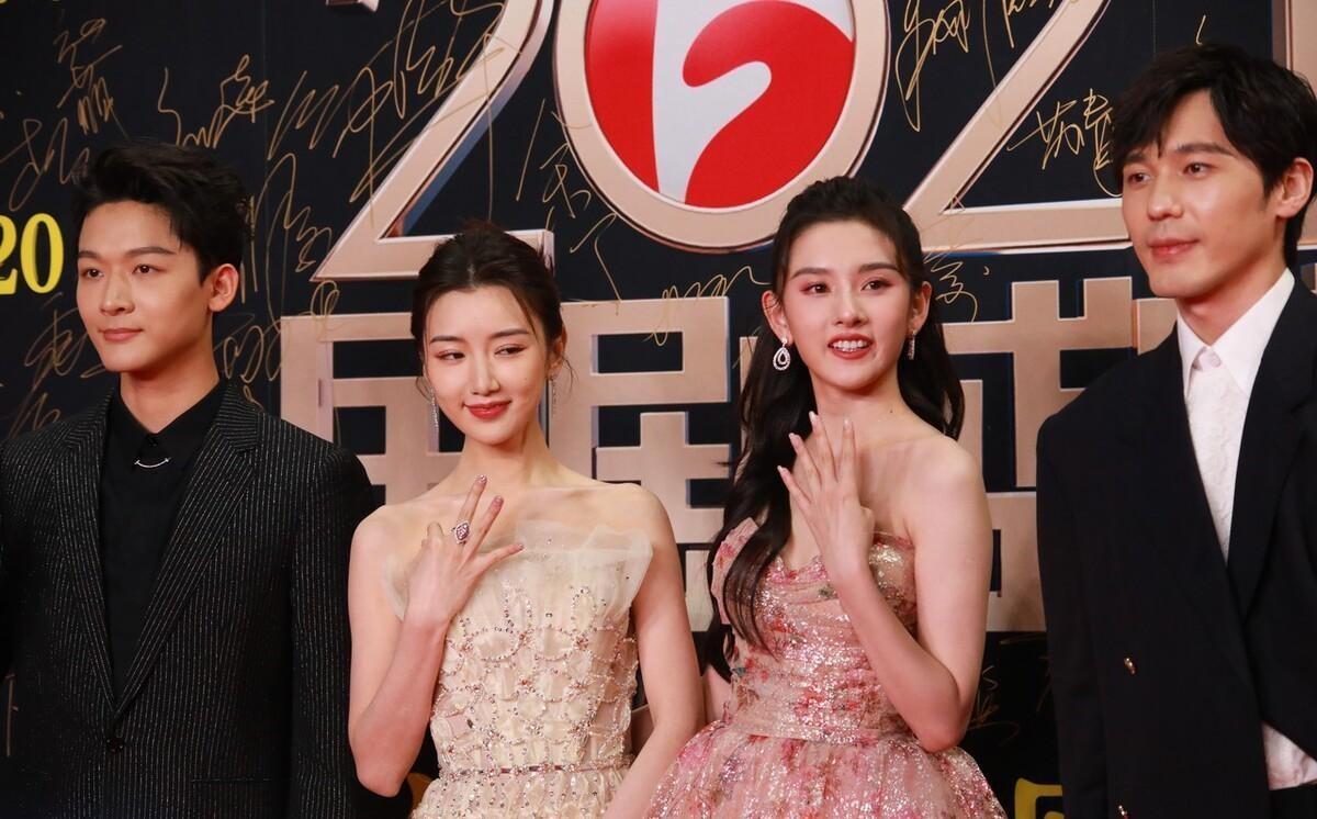 從陰影走向星光，自信力量引領下的黑皮膚女明星成長之路