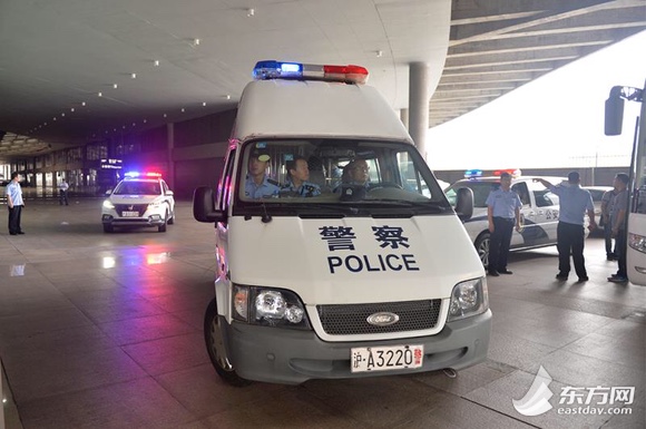 最新小額詐騙動態(tài)揭秘，小巷深處的神秘特色小店警惕詐騙風(fēng)險