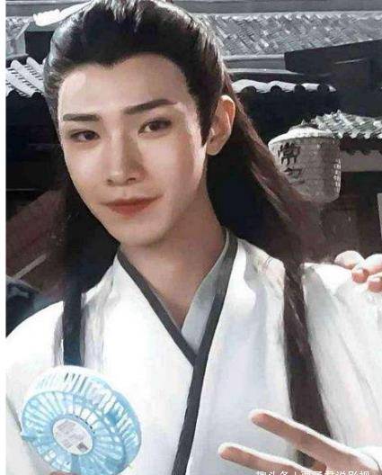 探尋舞臺(tái)與銀幕背后的藝術(shù)之旅，演員視鏡深度解析