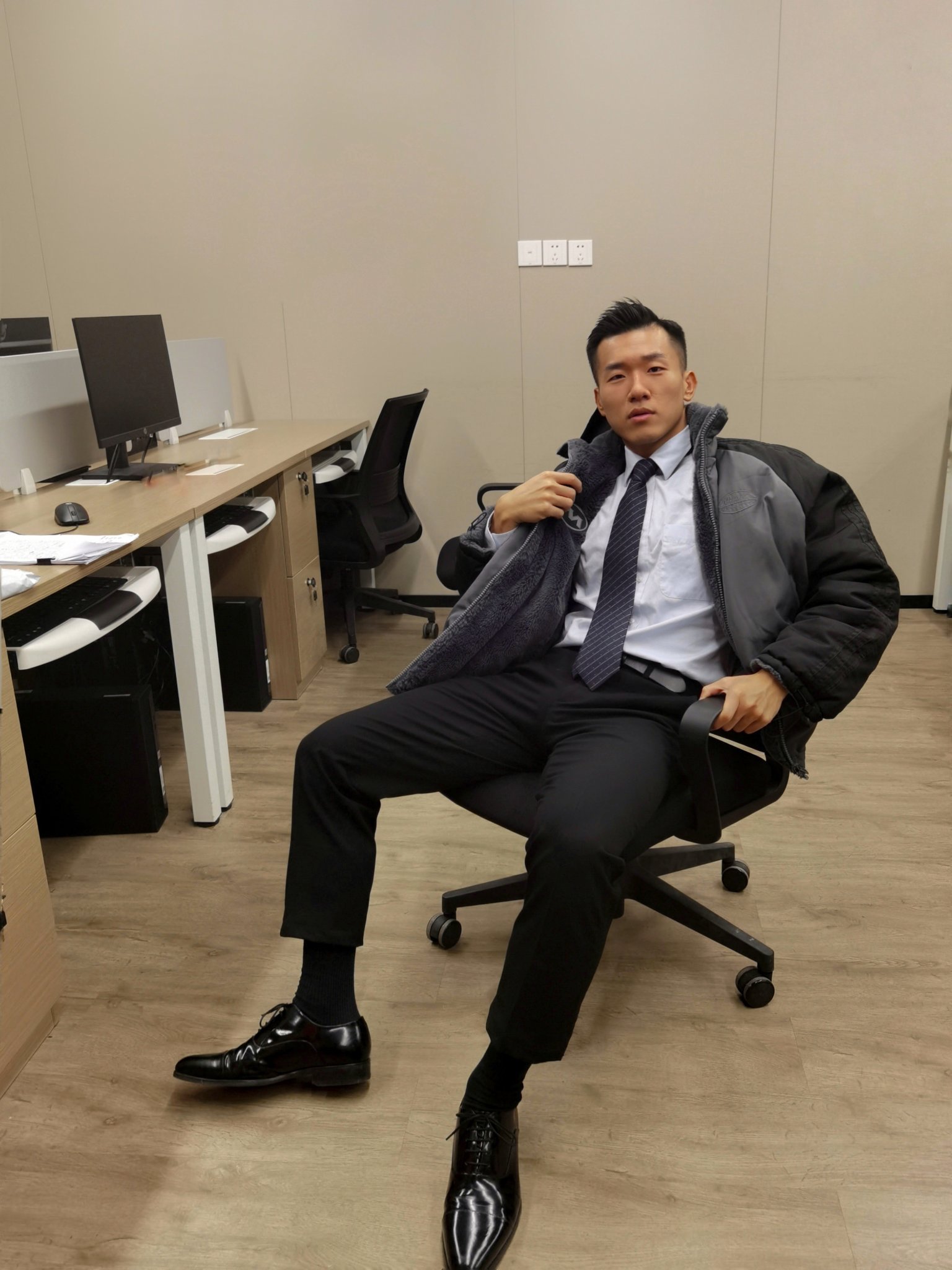 呆叔最新風采，新晉時尚偶像引領潮流新風尚