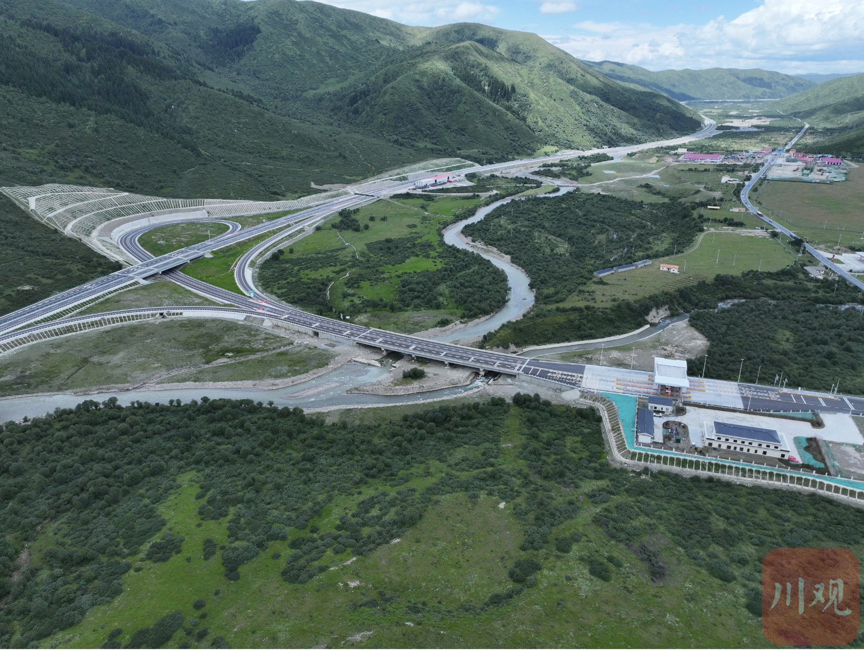 川藏高速最新進(jìn)展，一路向前，成就夢(mèng)想的賽道之路
