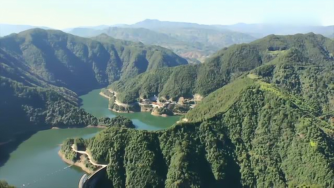 風(fēng)水大師揭秘，墳地選址奧秘與大自然美景的邂逅之旅