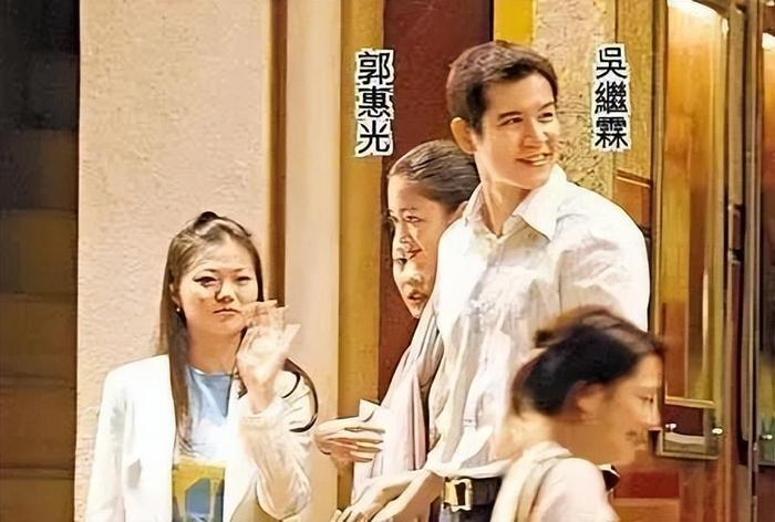 豪門寵愛，甜蜜婚姻的成長勵(lì)志之旅