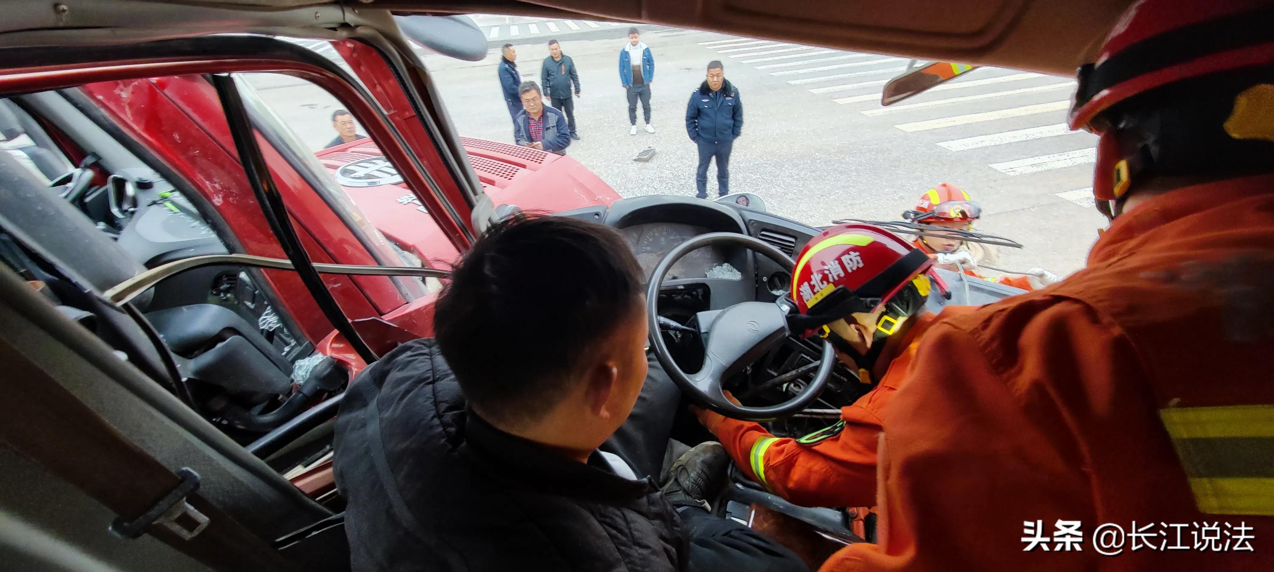 震撼！蘄春再現(xiàn)車禍悲劇，警鐘長鳴——2025最新車禍新聞