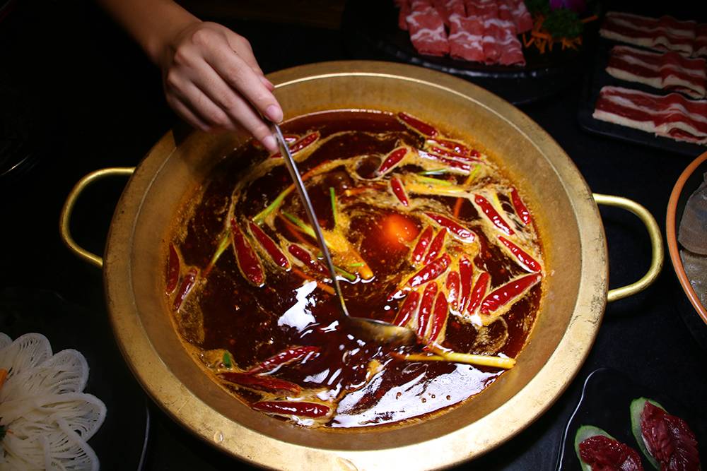 火鍋?zhàn)钚虏似?，味蕾冒險(xiǎn)之旅與自我成長(zhǎng)的啟示探索