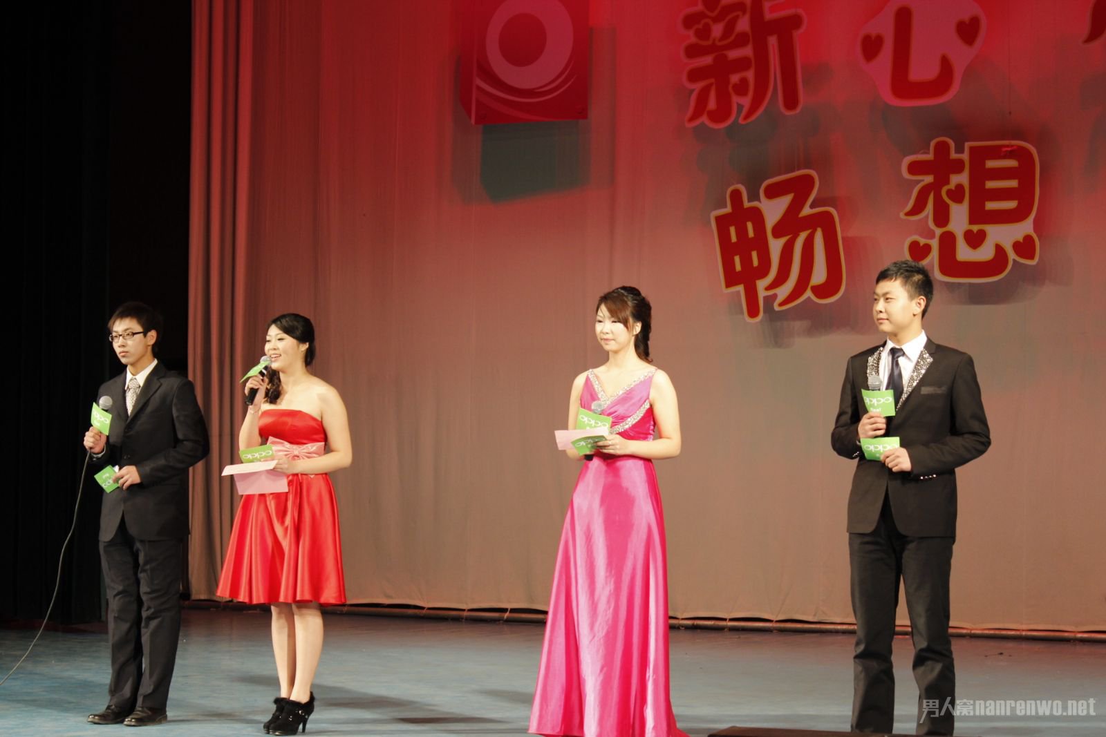 引領(lǐng)時(shí)代風(fēng)尚的舞臺(tái)之韻，最新主持詞精選集