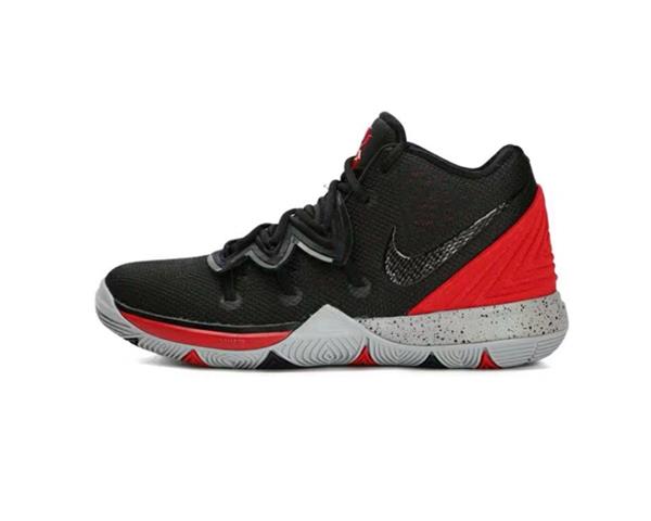 Nike歐文最新動態(tài)，籃球鞋革新里程碑，科技與設計的完美融合